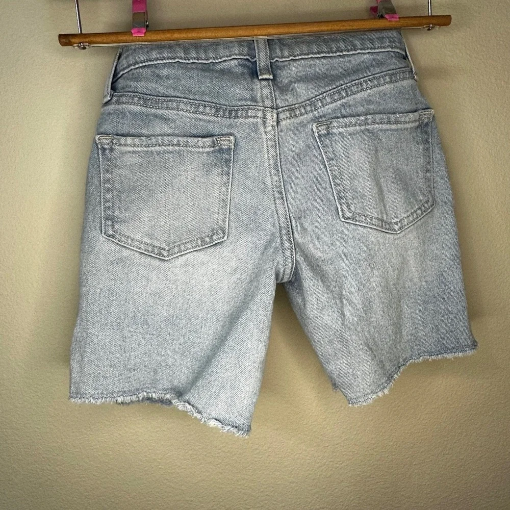 Old Navy Kids Girls Bermuda Shorts Distressed‎ Light Wash Size 8